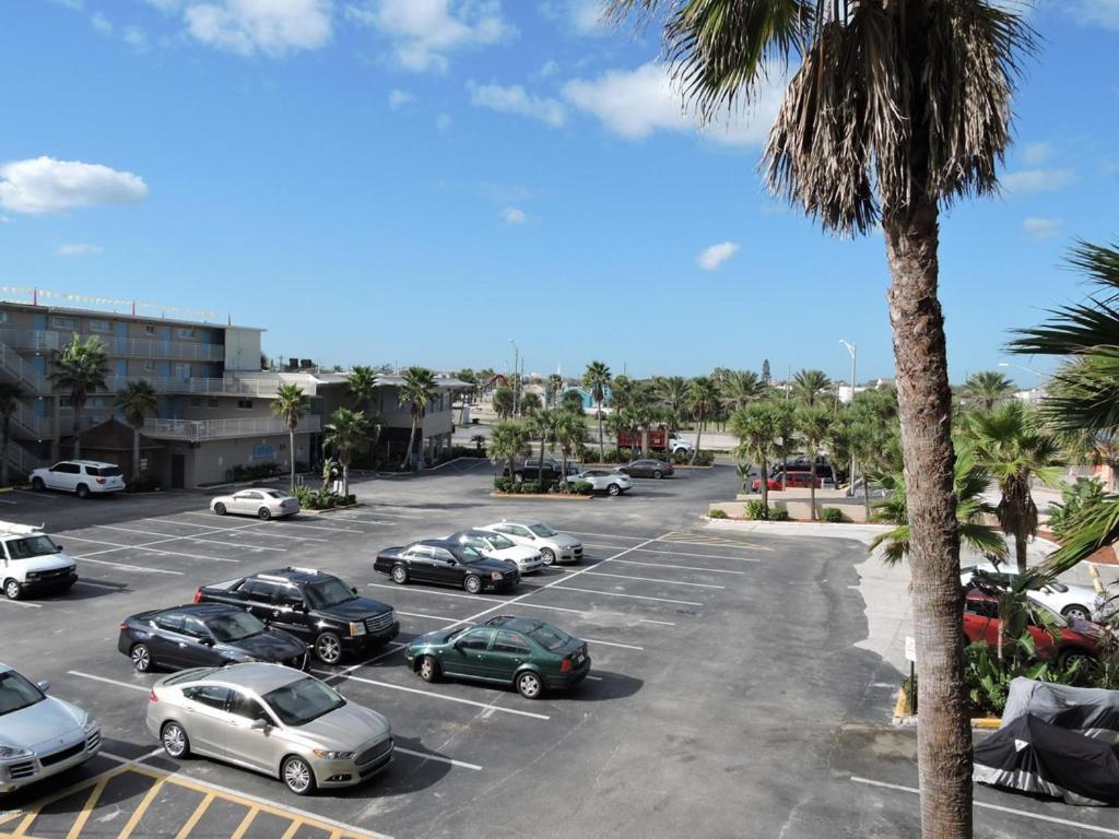 Ocean Breeze - Direct Ocean Front-Pool Is Open Apartment Daytona Beach Exterior foto