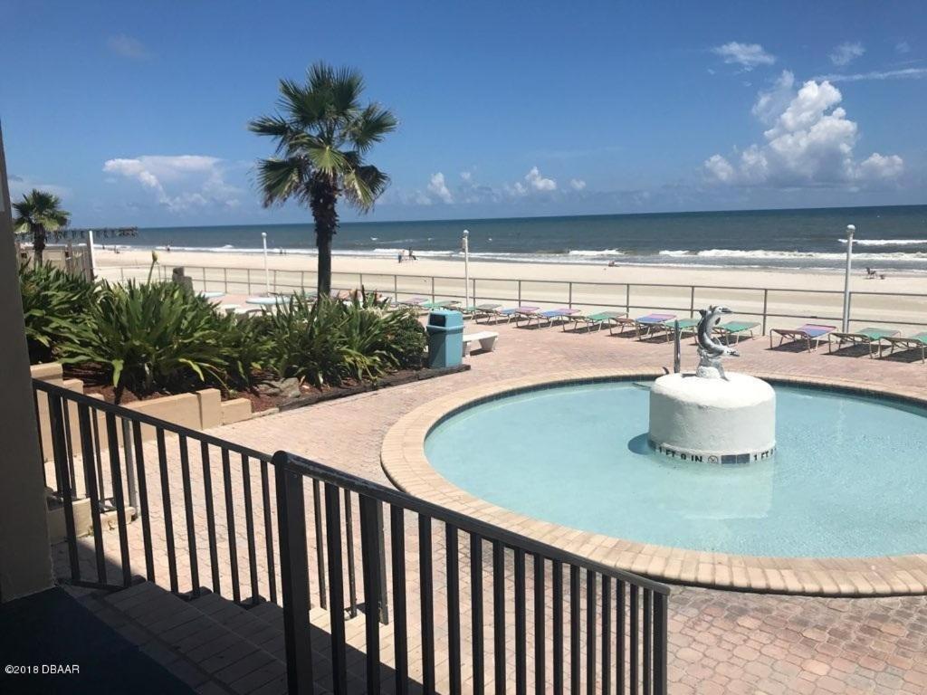 Ocean Breeze - Direct Ocean Front-Pool Is Open Apartment Daytona Beach Exterior foto