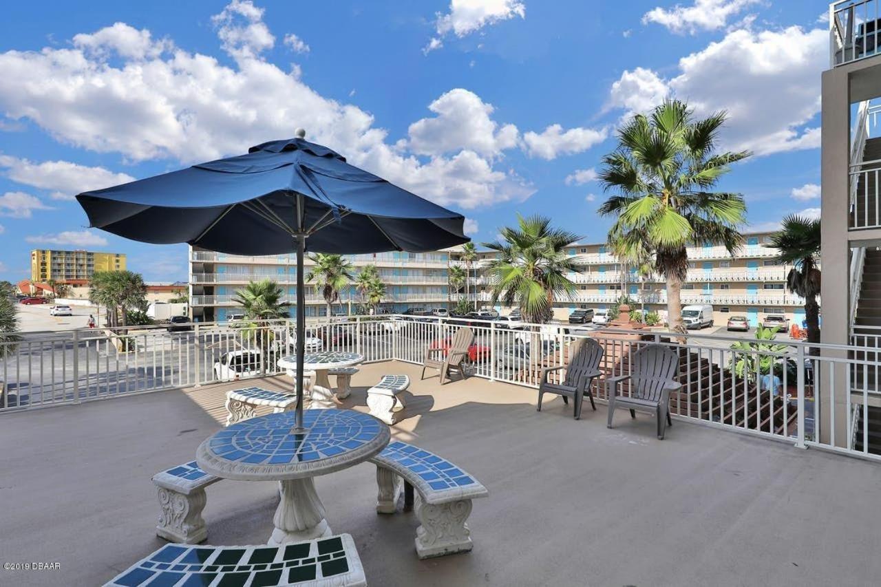 Ocean Breeze - Direct Ocean Front-Pool Is Open Apartment Daytona Beach Exterior foto