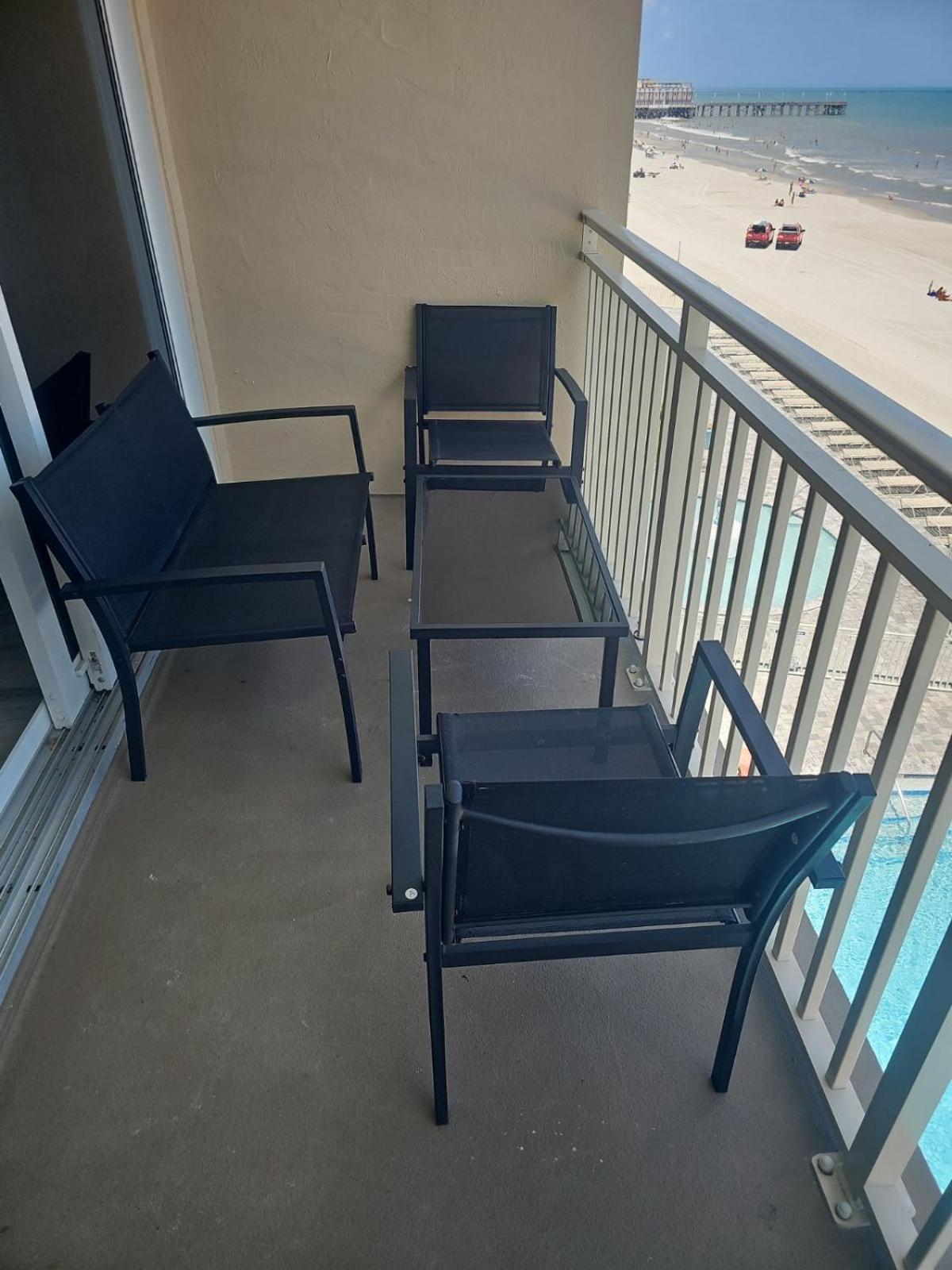 Ocean Breeze - Direct Ocean Front-Pool Is Open Apartment Daytona Beach Exterior foto