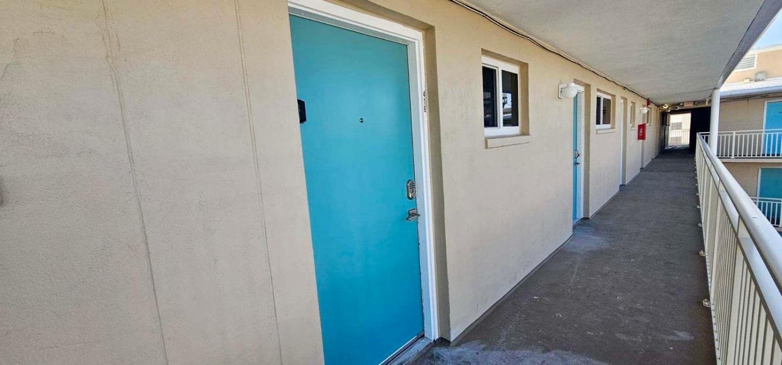 Ocean Breeze - Direct Ocean Front-Pool Is Open Apartment Daytona Beach Exterior foto