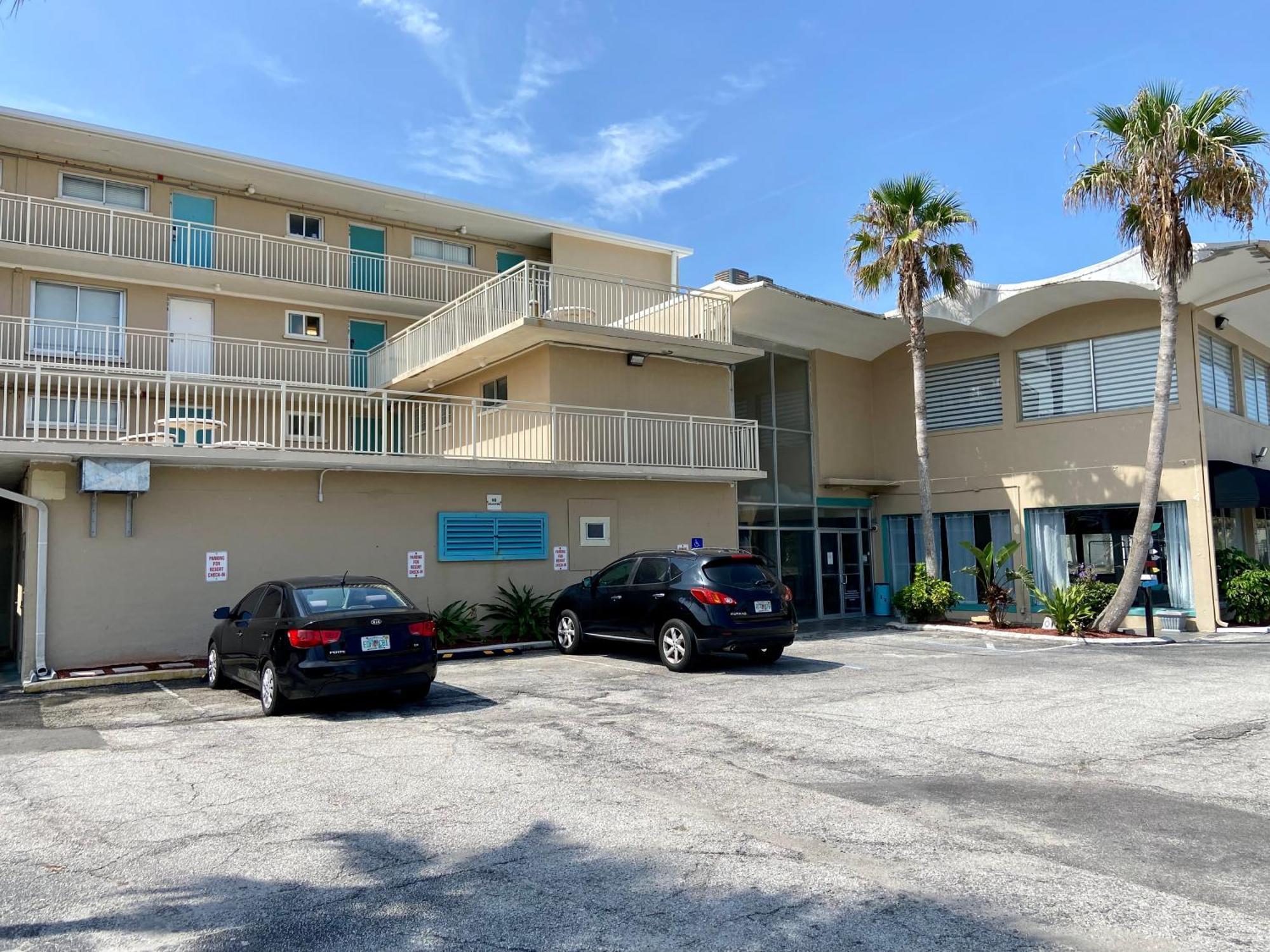 Ocean Breeze - Direct Ocean Front-Pool Is Open Apartment Daytona Beach Exterior foto
