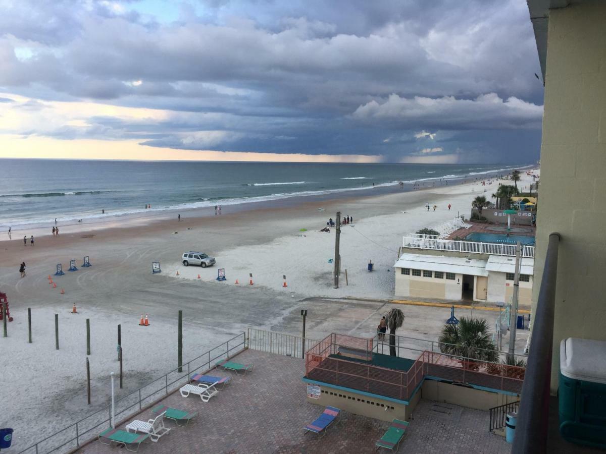 Ocean Breeze - Direct Ocean Front-Pool Is Open Apartment Daytona Beach Exterior foto