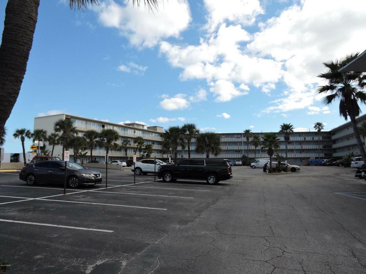 Ocean Breeze - Direct Ocean Front-Pool Is Open Apartment Daytona Beach Exterior foto
